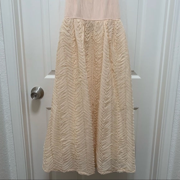 NWT ADRIANNA PAPELL SLEEVELESS SHIRRED TULLE MIDI DRESS - Picture 8 of 16